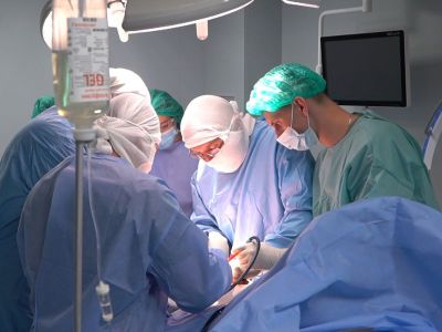 В Центре эндопротезирования, остеоинтеграции и бионики была выполнена операция по эндопротезированию коленного сустава для воина АТО Сергея Миндера